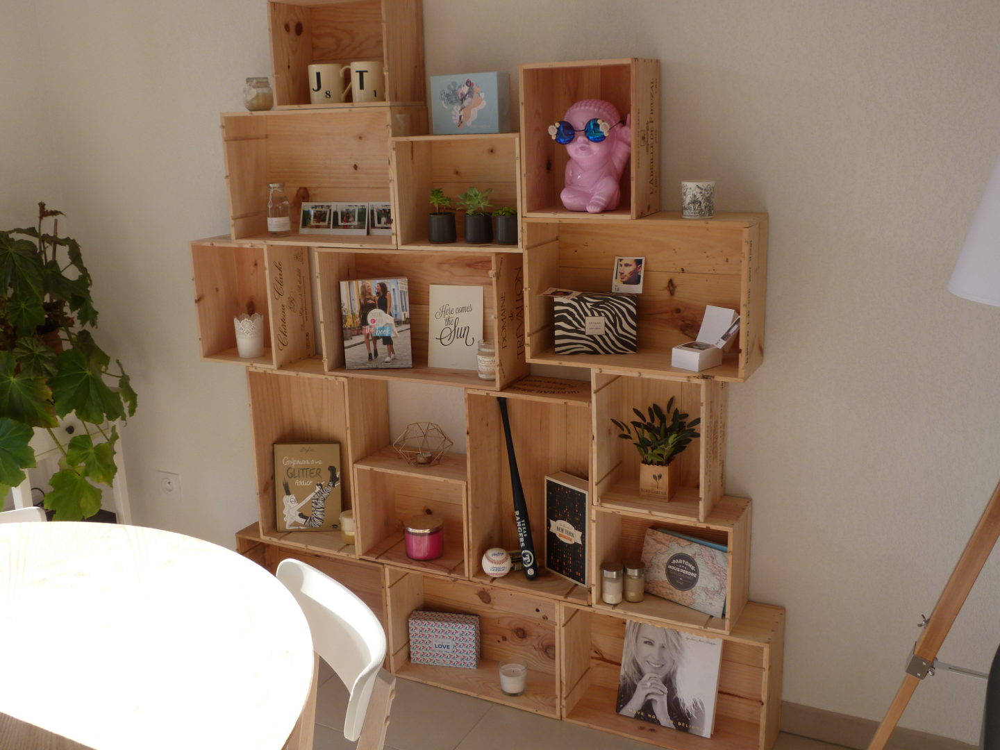 Décoration : faire un meuble avec des caisses à vin. – Con-fession